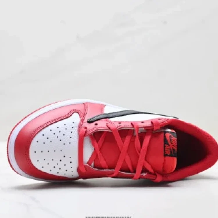 Nike AJ1 Travis Scott Low Reverse Hook