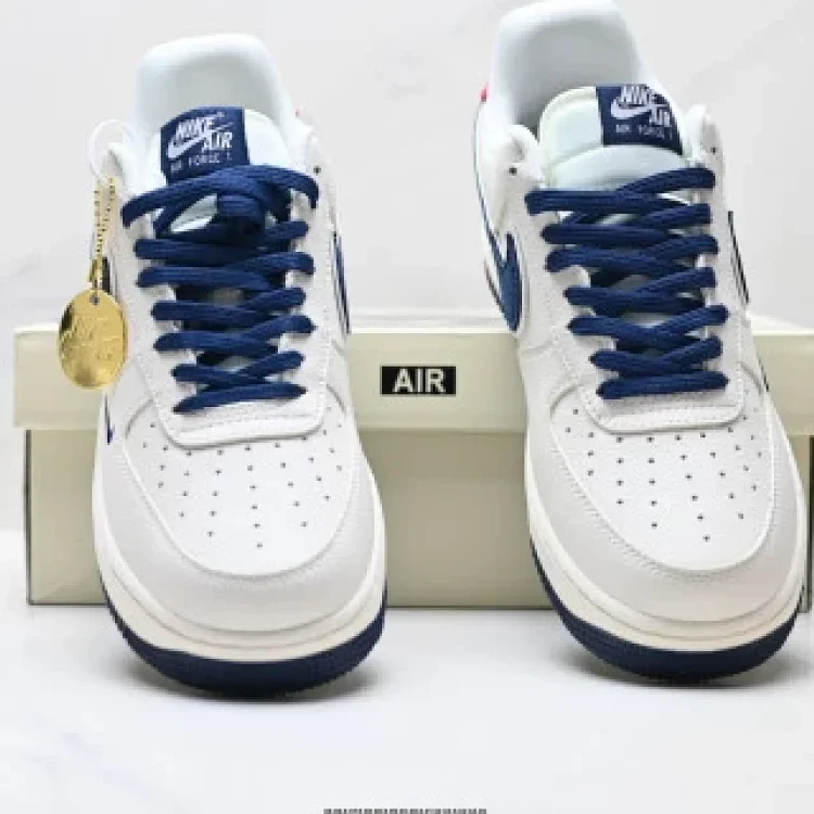 NIKE AIR FORCE1 '07 LV8 Air-Cushion Shoe