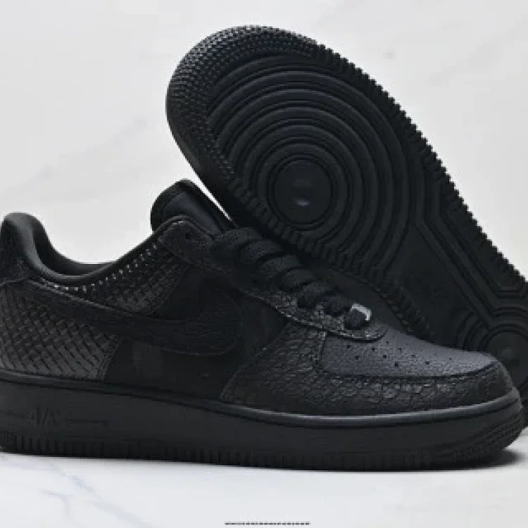 NIKE AIR FORCE1 '07 Low Authentic Version