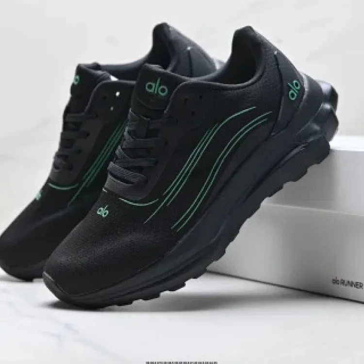 Alo Yoga Alo Runner Comfy Running Shoes