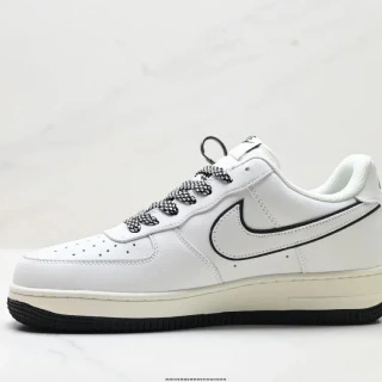 NIKE AIR FORCE1 '07 Low-Top Authentic Air Cushion