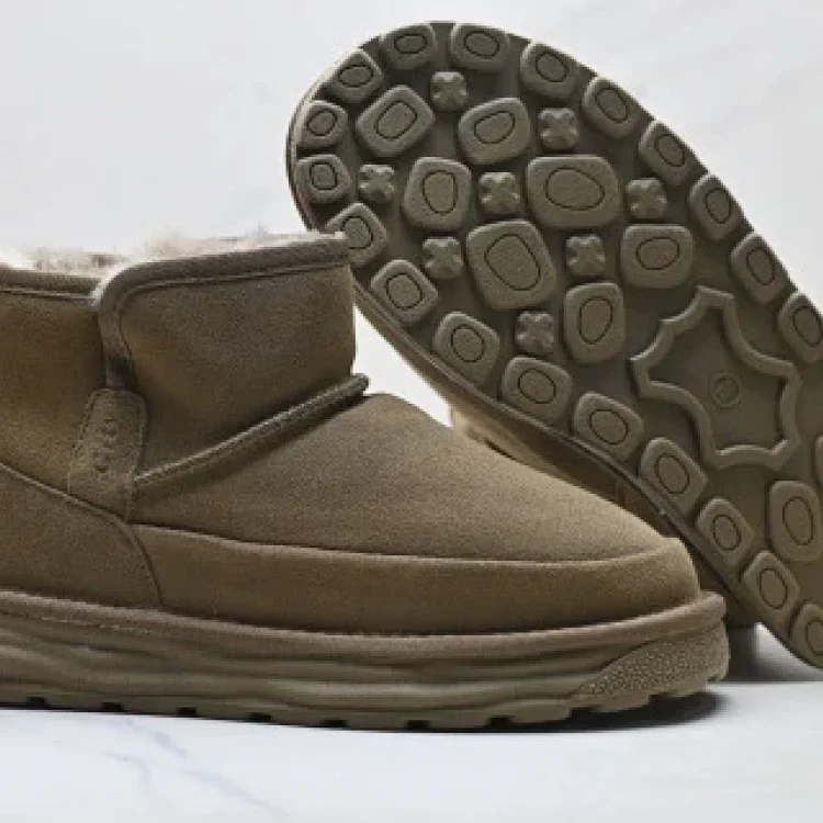 UGG Dakota City Mid-Calf Snow Boot Warm