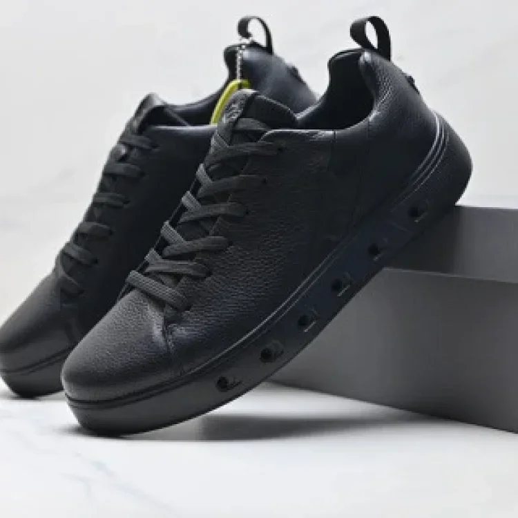 ECCO Men's Leather Waterproof Sneakers