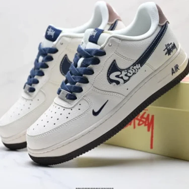NIKE AIR FORCE 1 '07 Low Top Company Grade