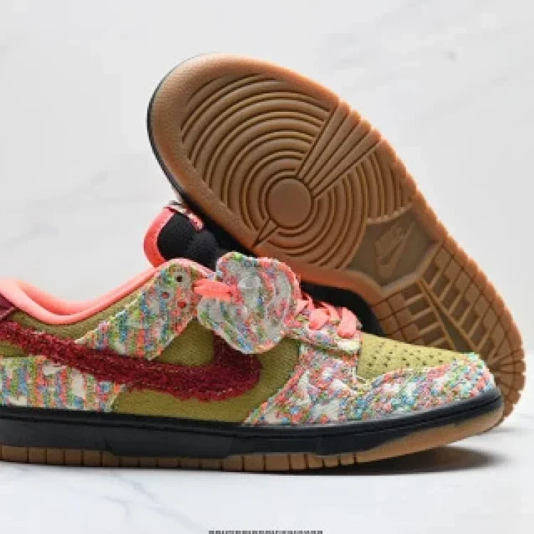 NIKE DUNK LOW Low-Top Skate Shoes ZoomAir