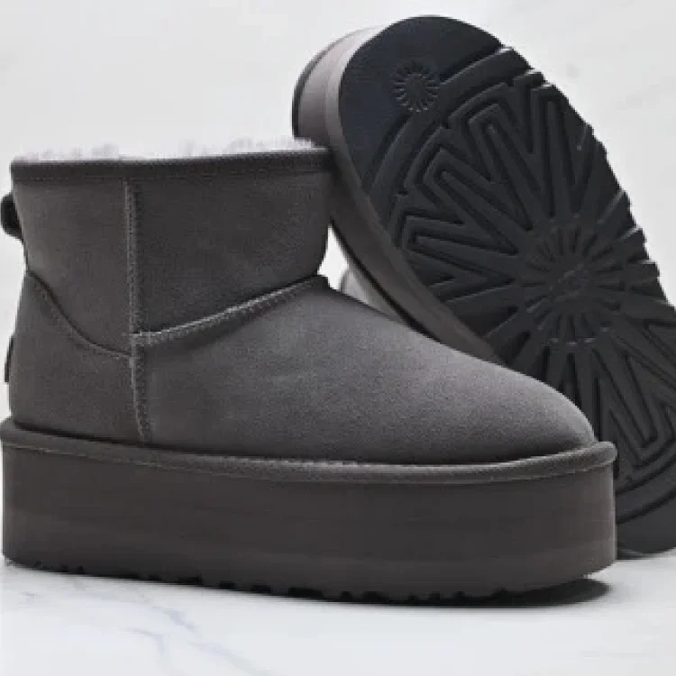 UGG Classic Mini Dipper Suede Warm Wool Lining Lightweight Snow Boots