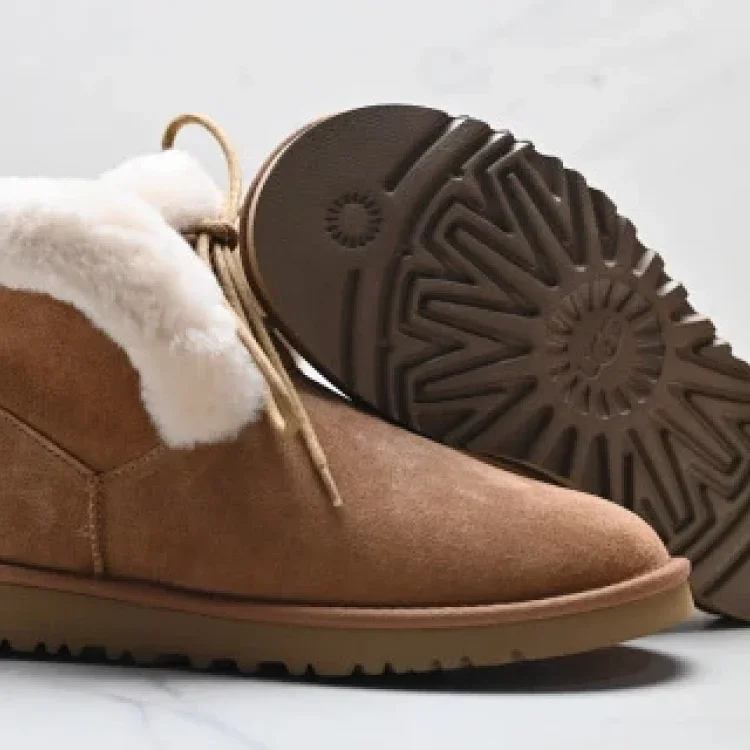 UGG Classic Mini Posy Winter Snow Boots