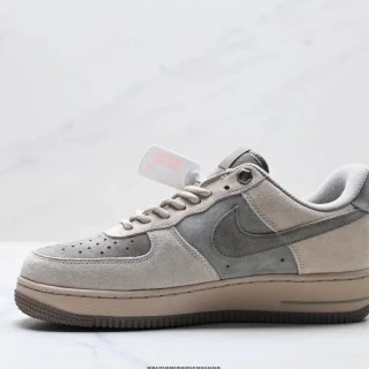 NIKE AIR FORCE 1 '07 Low Top Honeycomb Cushion Shoes